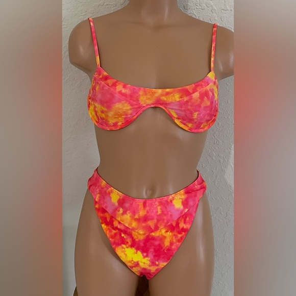 Lovers + Friends Kolbie bikini set - Picture 5 of 16